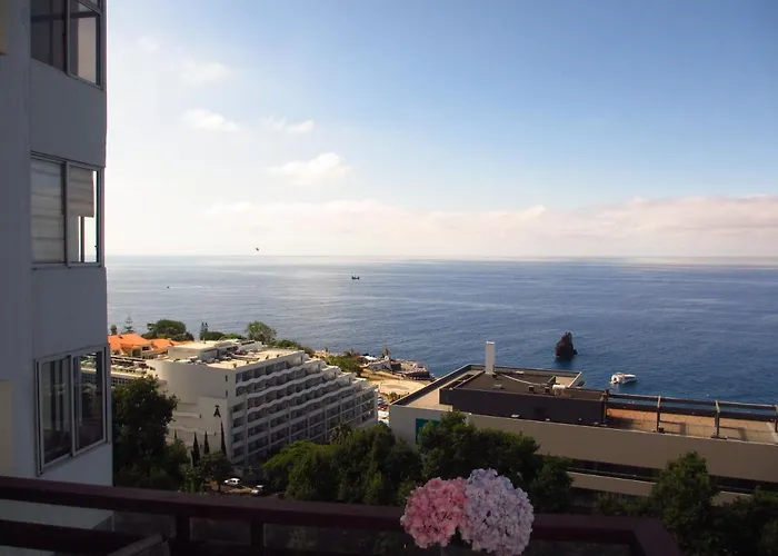 Tranquil Ocean View Apartment